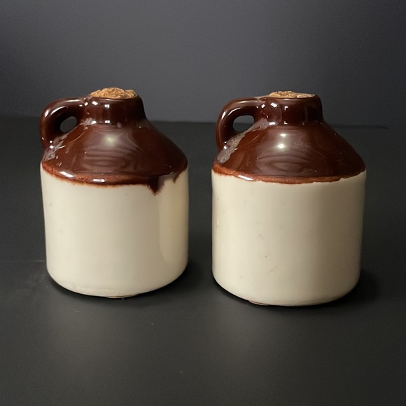 Stoneware Jug with Handle Salt and Pepper Shaker Souvenir West Virginia Vintage - Picture 3 of 7